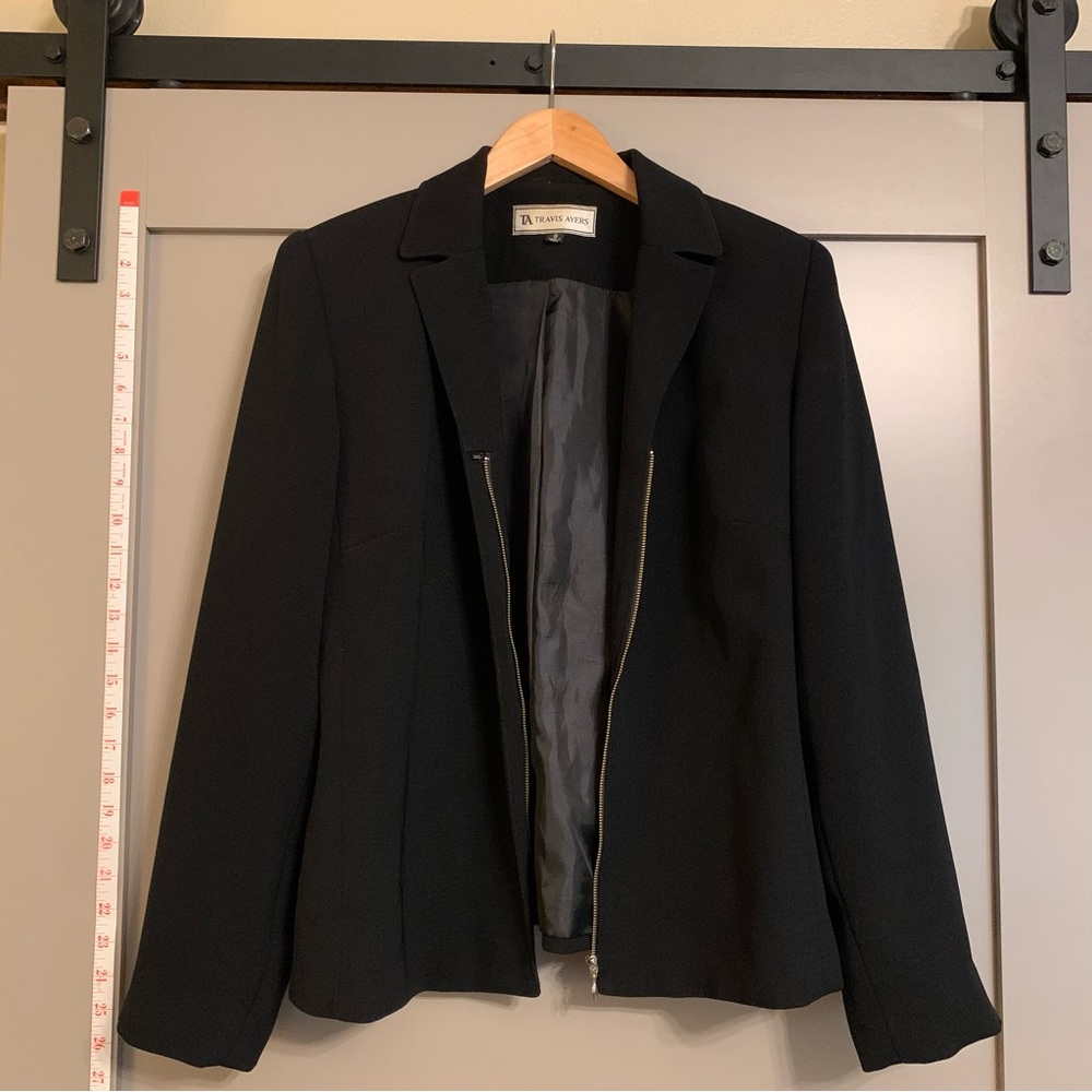 Travis Ayers Women's Zip-Front Blazer Black with Shoulder Pads Size 8 Jacket